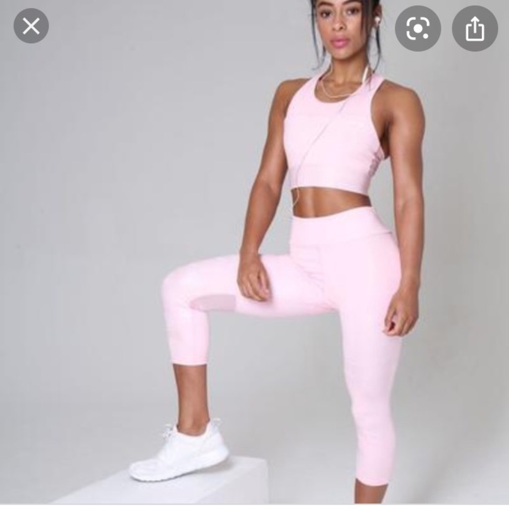 Peaches Sportswear set 😍🍑 (bra+ leggings) 💝